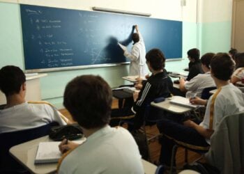 Proposta do governo de Goiás que reduz verba para a Educação deve ir a plenário hoje (26)