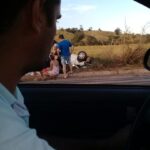 Acidente em ponte na GO-060, em Goiás, deixa idosa e grávida feridas