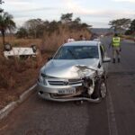 Acidente em ponte na GO-060, em Goiás, deixa idosa e grávida feridas