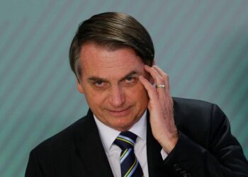 Bolsonaro provoca presidente da OAB: 'posso contar como o pai dele desapareceu'