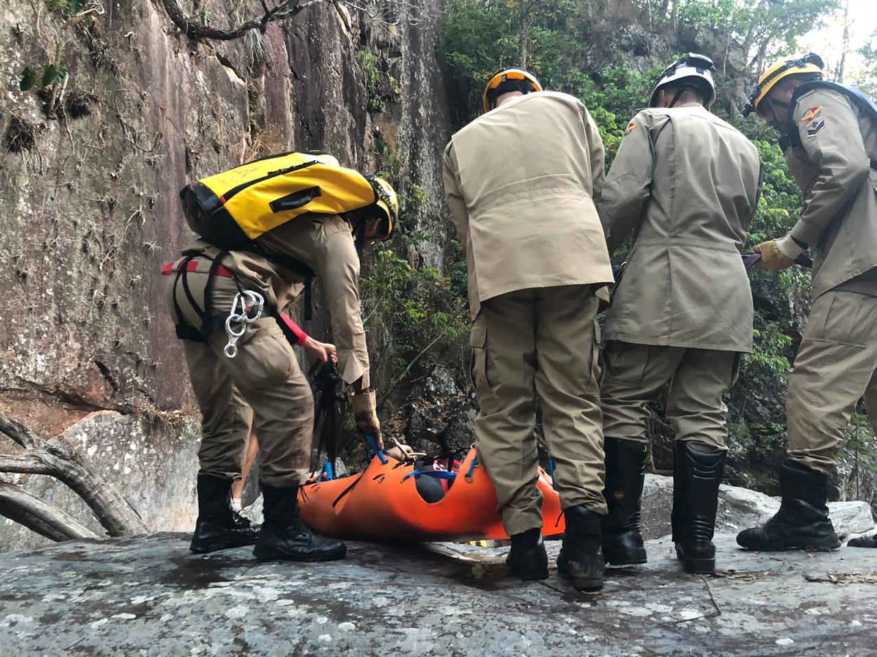 Bombeiro aposentado que praticava 'canyoning' morre afogado, em Alto Paraíso