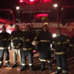 Bombeiros socorrem vítimas de incêndio em fábrica de vassouras, em Nerópolis