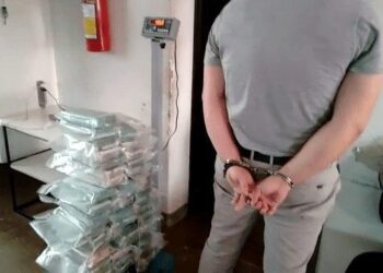 Empresário é flagrado em Jataí com 50 quilos de drogas no porta-malas
