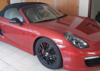 Empresário que comprou Porsche após erro de banco é indiciado por lavagem de dinheiro