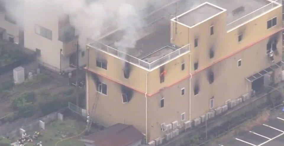 Homem ateia fogo em estúdio de animação em Quioto e mata ao menos 12 pessoas