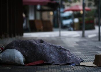 Morador de rua é encontrado morto em São Paulo; frio é causa provável