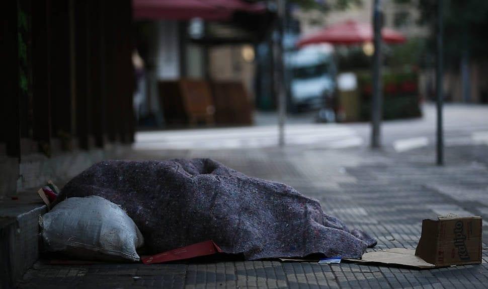 Morador de rua é encontrado morto em São Paulo; frio é causa provável