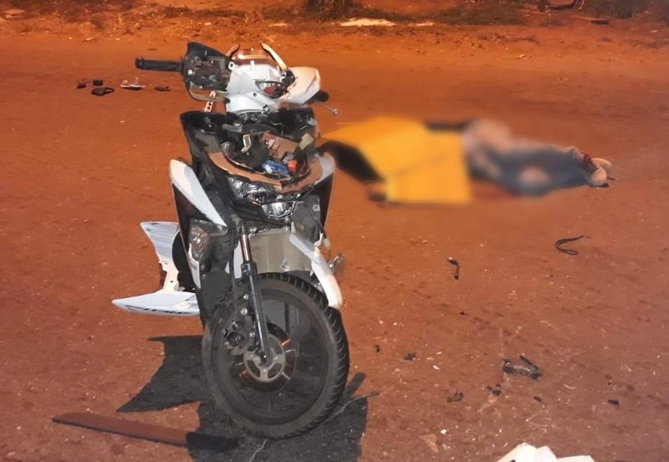 Motociclista morre ao bater em carro que desrespeitou sinalização, em Goiânia