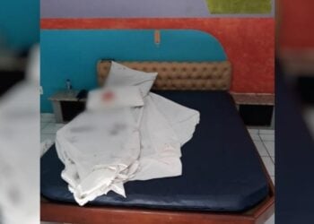 Mulher é espancada em motel de Goiânia por "colocar chip" em orelha de parceiro