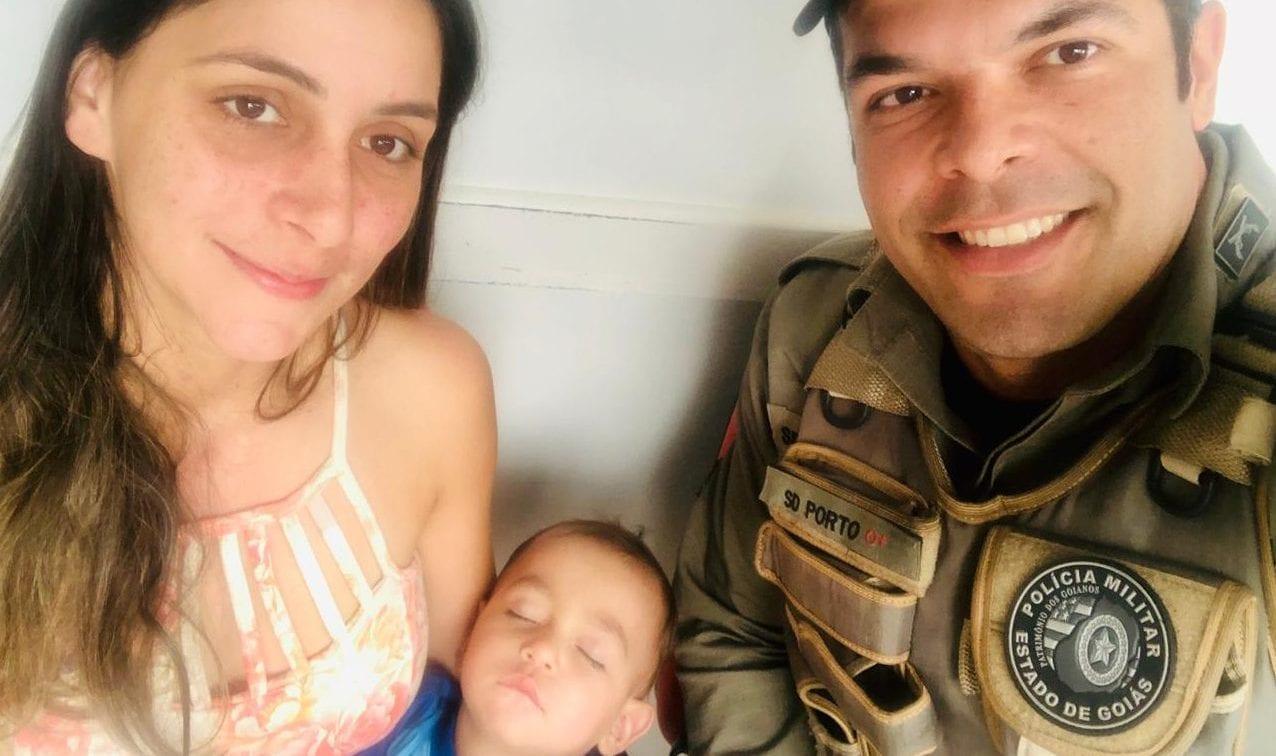 PMs salvam menino de 1 ano engasgado com remédio, em Anápolis