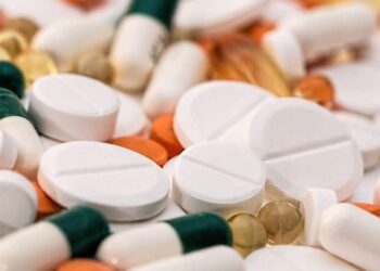 Saúde suspende contratos para fabricar 19 remédios de distribuição gratuita