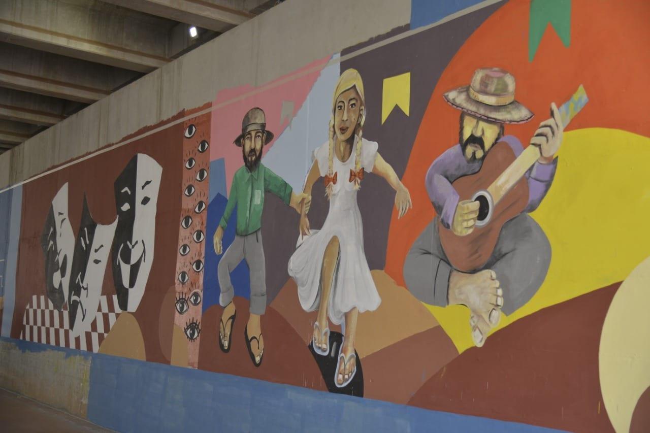 Viaduto da Avenida São Paulo em Aparecida de Goiânia ganha galeria de arte urbana