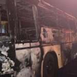 Vídeo mostra desespero de prefeito de Campinorte ao ver veículos em chamas
