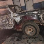 Vídeo mostra desespero de prefeito de Campinorte ao ver veículos em chamas
