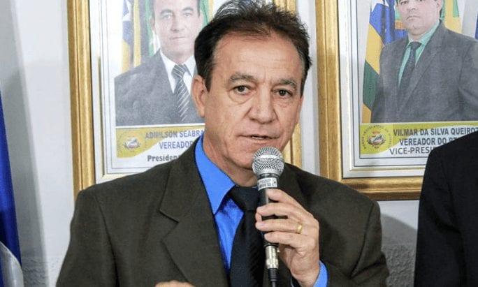 "Bolsonaro também faz, ué!", diz presidente da Câmara de Minaçu sobre nomeação de parentes no governo
