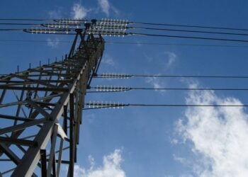 Governo e Enel formalizam acordo para resolver falhas no serviço de energia