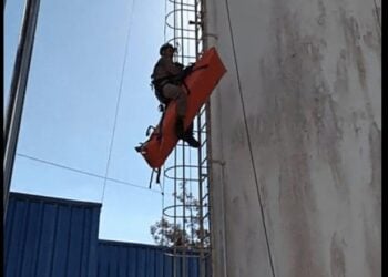 Homem cai de altura de 12 metros ao fazer manutenção em caixa d'água, em Anápolis