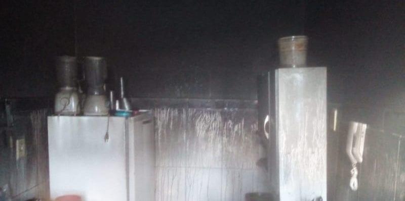 Incêndio iniciado em quarto de criança assusta família, em Goiânia