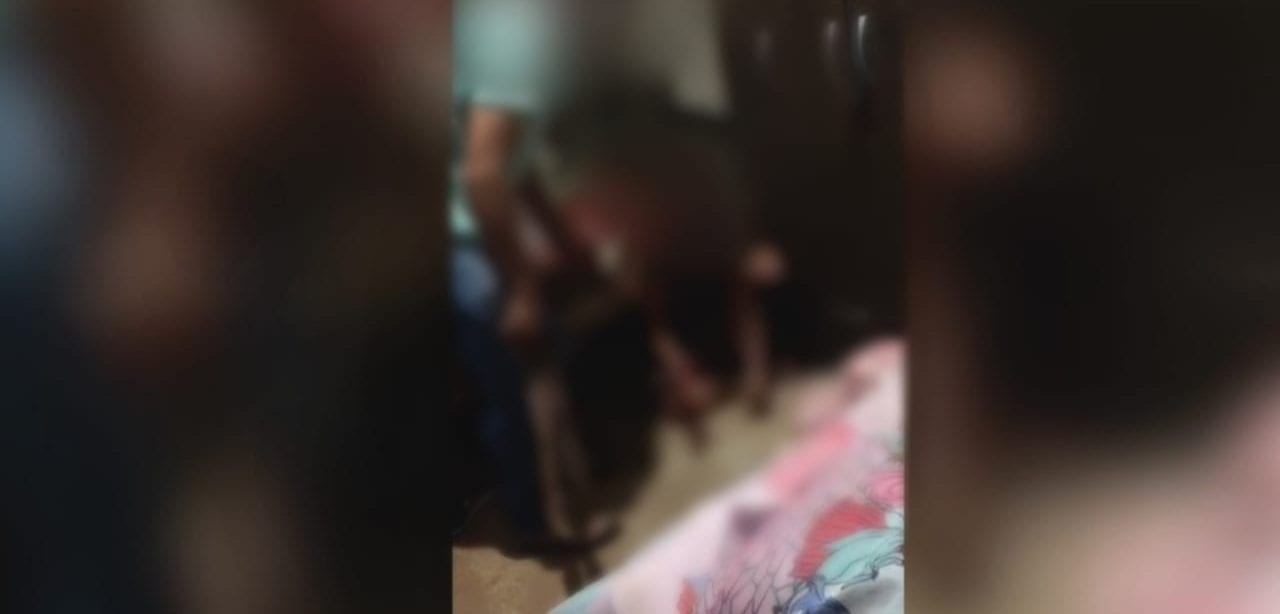 Pai é investigado por bater em filha, em Petrolina de Goiás; mãe grava vídeo