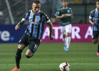 Palmeiras sai na frente, mas leva virada do Grêmio e é eliminado na Libertadores