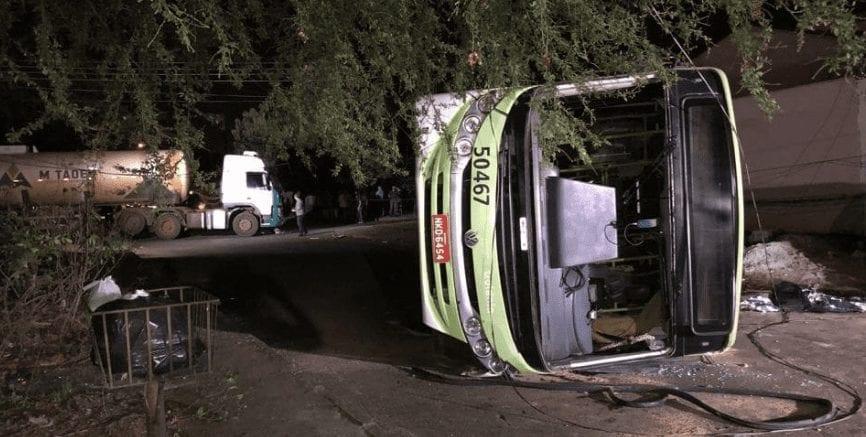 Perícia conclui laudo sobre causa do acidente entre carreta e ônibus, em Goiânia