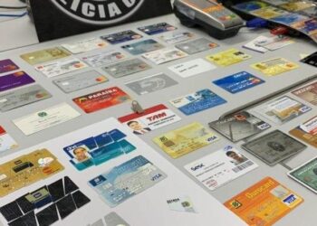 Polícia prende responsável por falsificação de cartões de crédito, em Goiânia