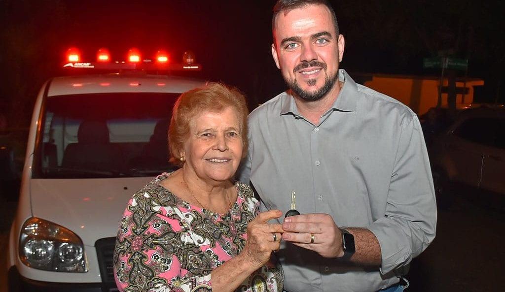 Prefeitura de Aparecida doa ambulância à Casa de Apoio São Luiz