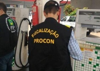 Procon realiza fiscalização em busca de gasolina adulterada em Goiânia