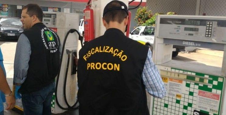 Procon realiza fiscalização em busca de gasolina adulterada em Goiânia
