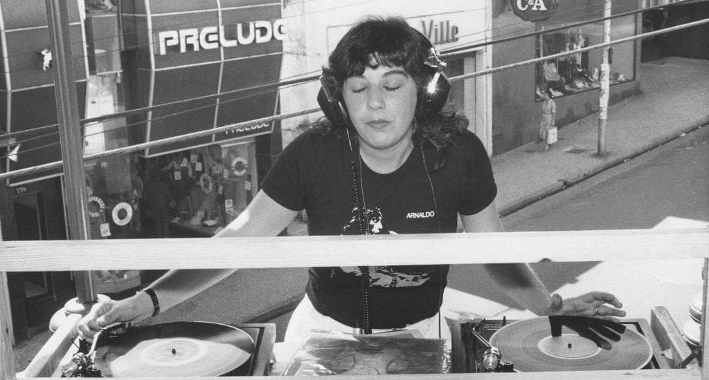 Sonia Abreu, primeira DJ mulher do Brasil, morre aos 68 anos em SP