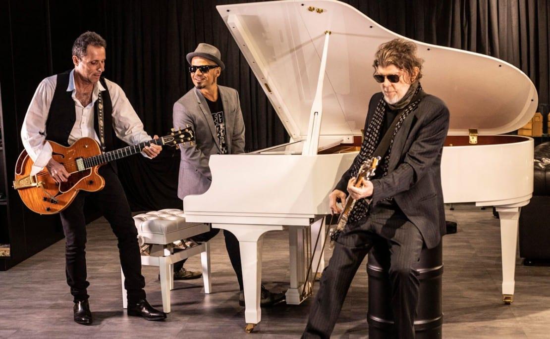 Titãs apresenta 'Trio Acústico' em Goiânia