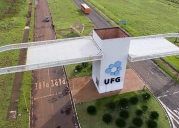 UFG suspende editais de bolsas e reduz servidores terceirizados