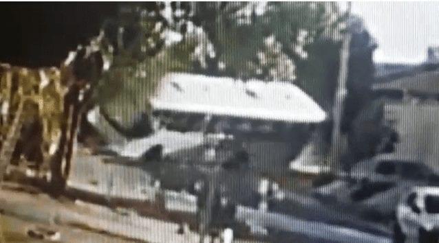 Vídeo mostra momento da batida entre ônibus e carreta, no Jd. Presidente, em Goiânia