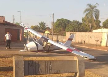 Após queda de avião em Rio Verde, outro avião cai próximo à escola em Trindade; veja vídeo