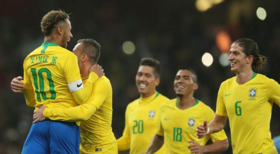 Com Neymar, Brasil tem 10 jogadores concorrendo à seleção do ano da Fifa