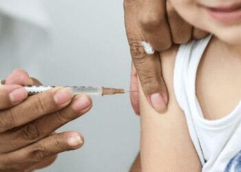 Em Goiânia, postos de saúde são reabastecidos nesta terça (24) com vacinas contra sarampo