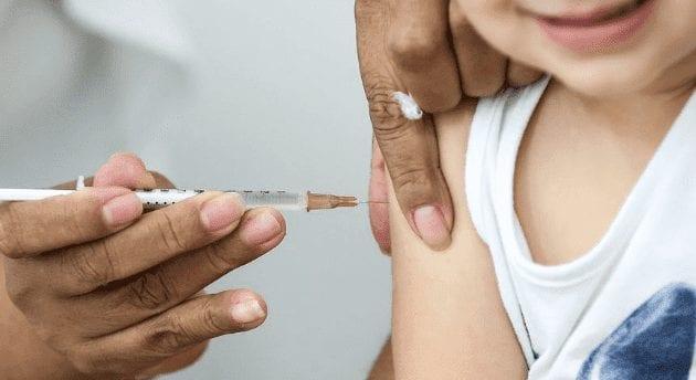Em Goiânia, postos de saúde são reabastecidos nesta terça (24) com vacinas contra sarampo
