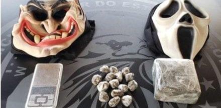 Homem acusado de roubar usando máscaras de terror é preso, em Goiânia