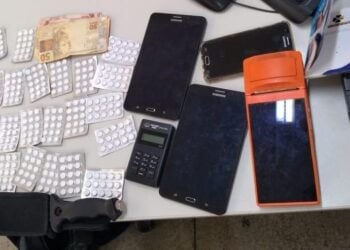 Homem é preso com comprimidos de "rebite", em Aeroporto de Goiânia
