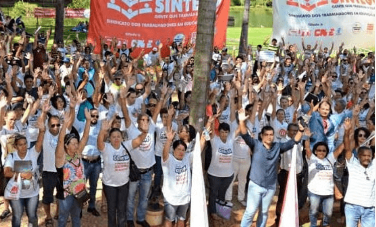 Sintego convoca assembleia de servidores da Educação de Goiás; greve não está descartada