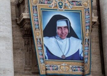 Autoridades brasileiras acompanham canonização de Irmã Dulce no Vaticano