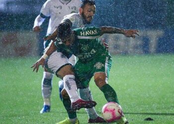 Chapecoense cede empate ao Goiás e completa 12 jogos sem vitória