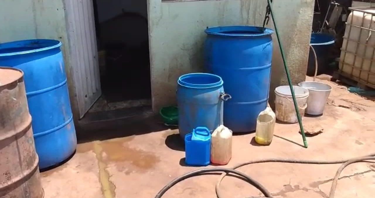 Dupla é presa em flagrante por venda ilegal de combustíveis, em Goiânia