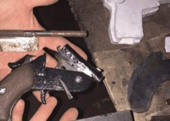 Homem usava serralheria como fábrica clandestina de armas, em Goiânia
