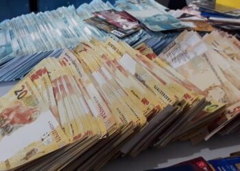 Jovem é preso com R$ 2 milhões em notas falsas em Caldas Novas