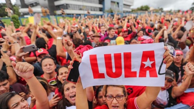 Justiça reduz multa do PT por desrespeito a acordo para vigília 'Lula Livre'