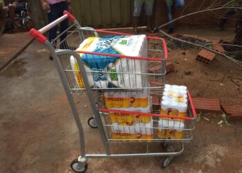 Mãe vai ao supermercado com filha de 7 anos e furta caixas de cerveja, em Rio Verde