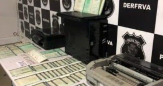 PC prende falsificador de documentos veiculares, em Goiás 