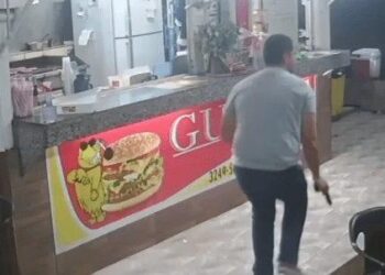 PM à paisana troca tiros com assaltante em 'pit dog', em Goiânia; veja vídeo