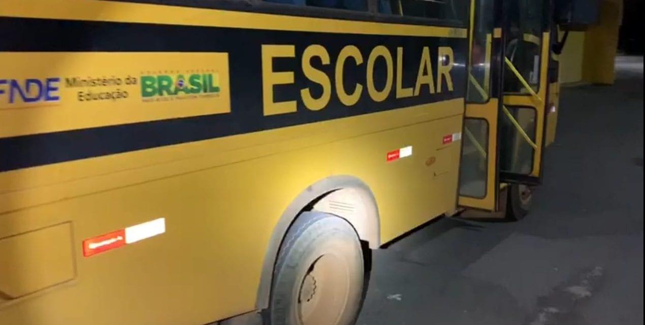 PRF apreende micro-ônibus irregular com alunos de colégio militar de Goiânia